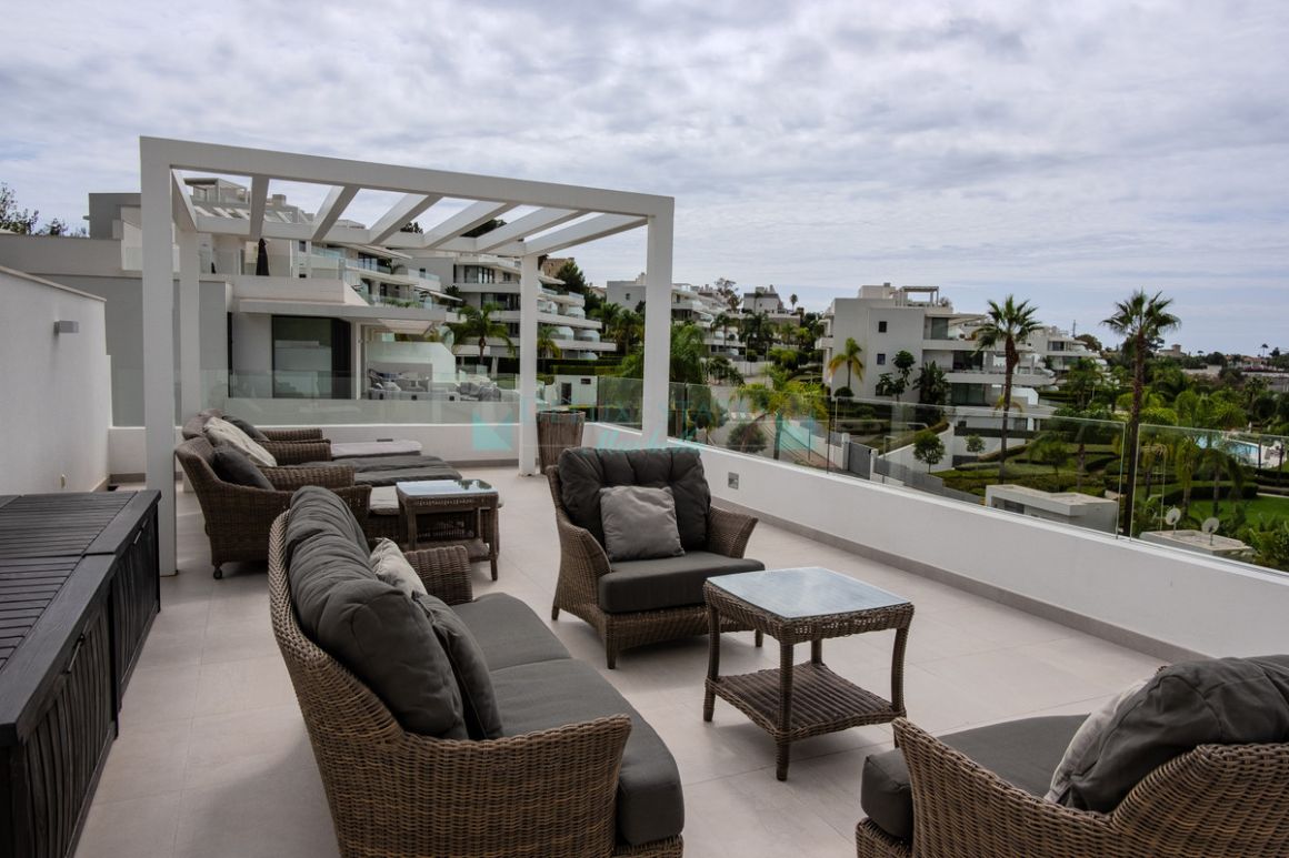 Penthouse for rent in Estepona