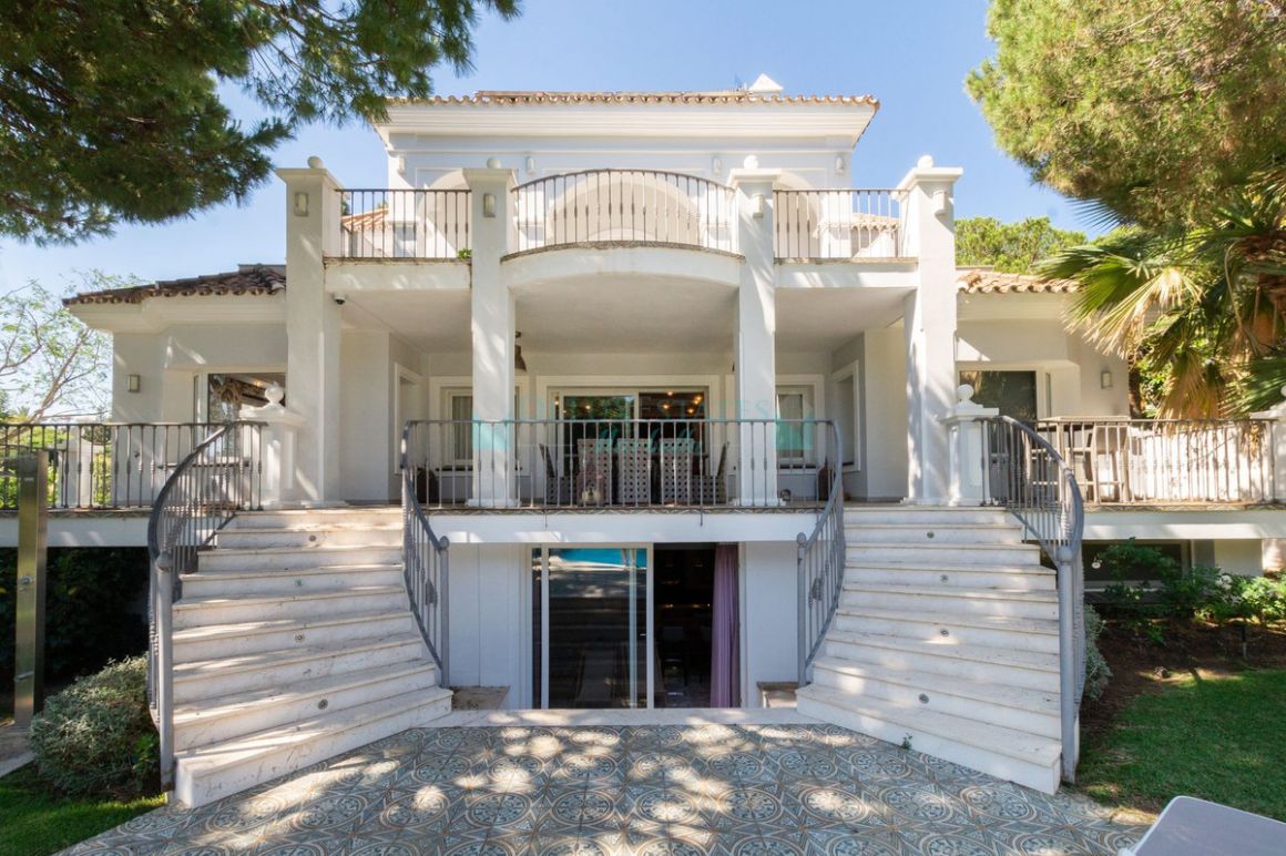 Villa for rent in  Hacienda las Chapas, Marbella East