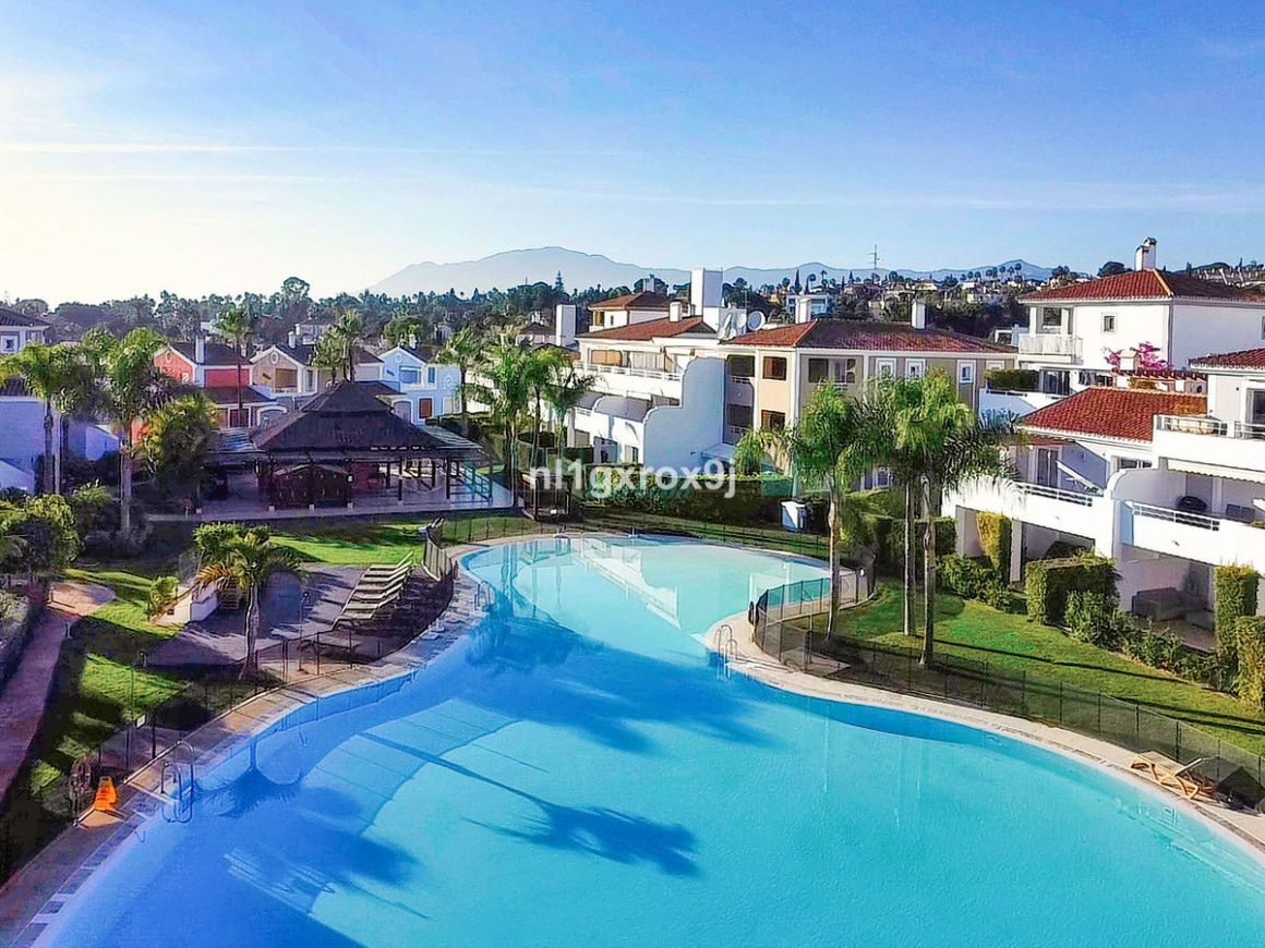 Ground Floor Apartment for sale in Estepona