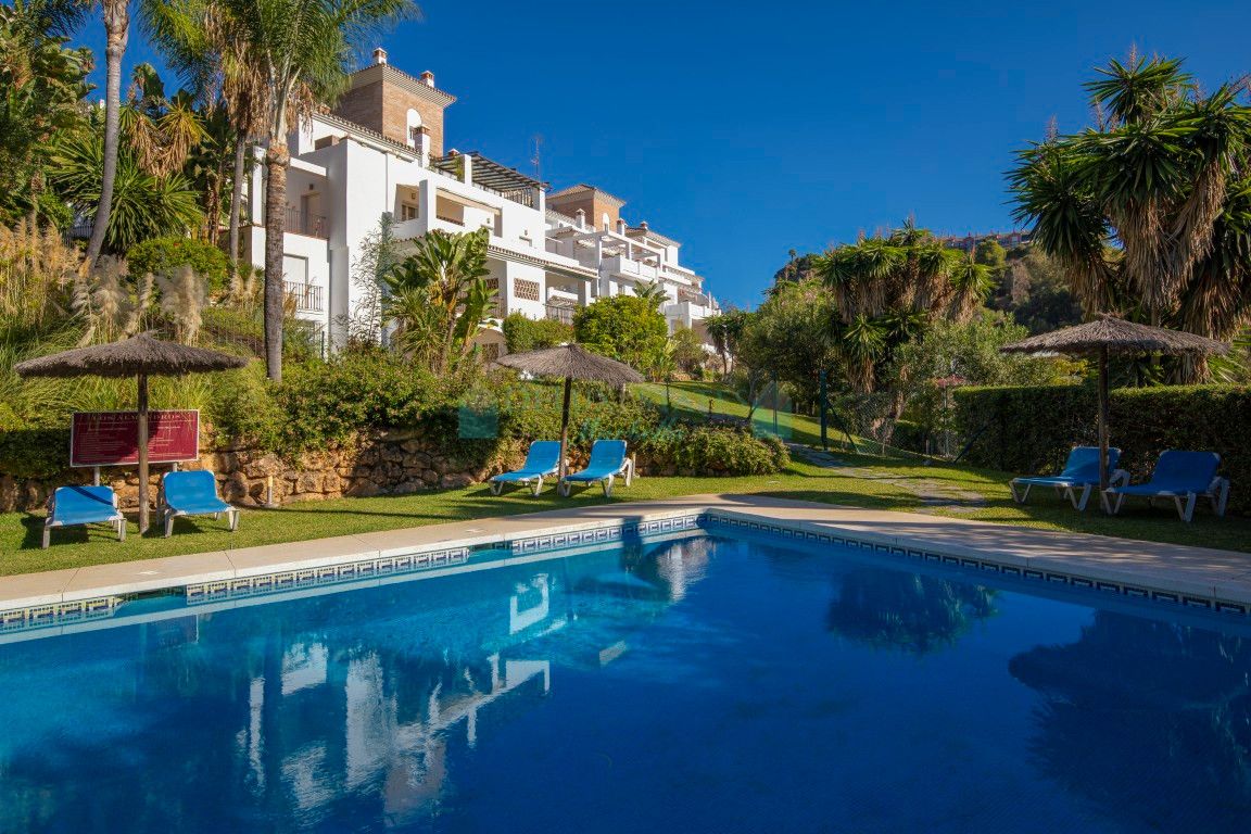 Apartment for sale in Benahavis