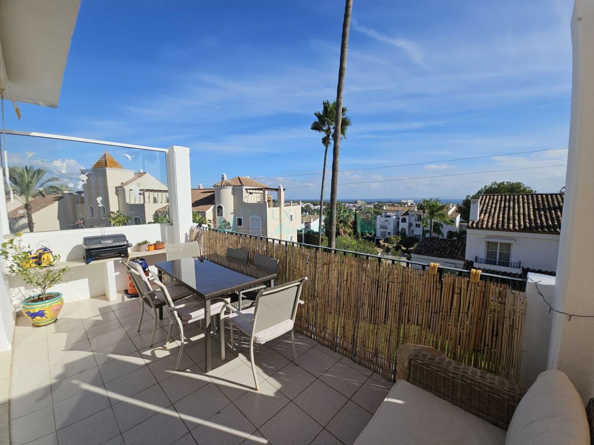 Apartment in El Paraiso, Estepona