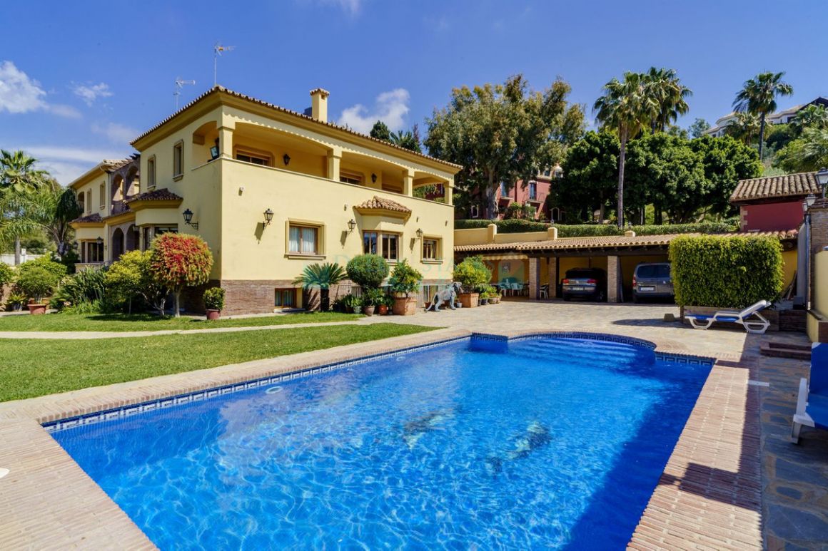 Villa for sale in  La Quinta, Benahavis
