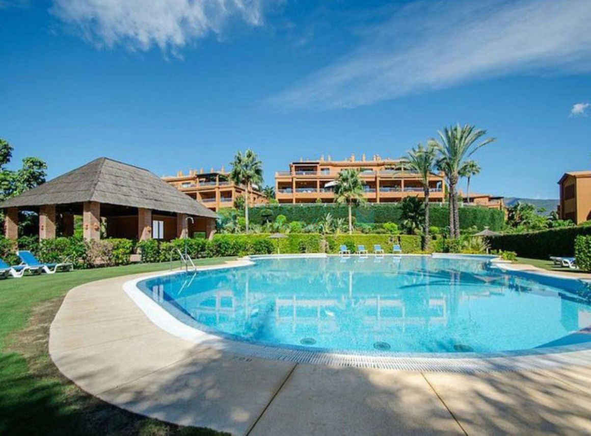 Penthouse for rent in  Atalaya, Estepona