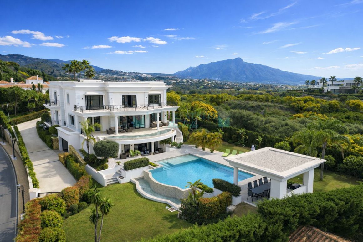 Villa for rent in Benahavis