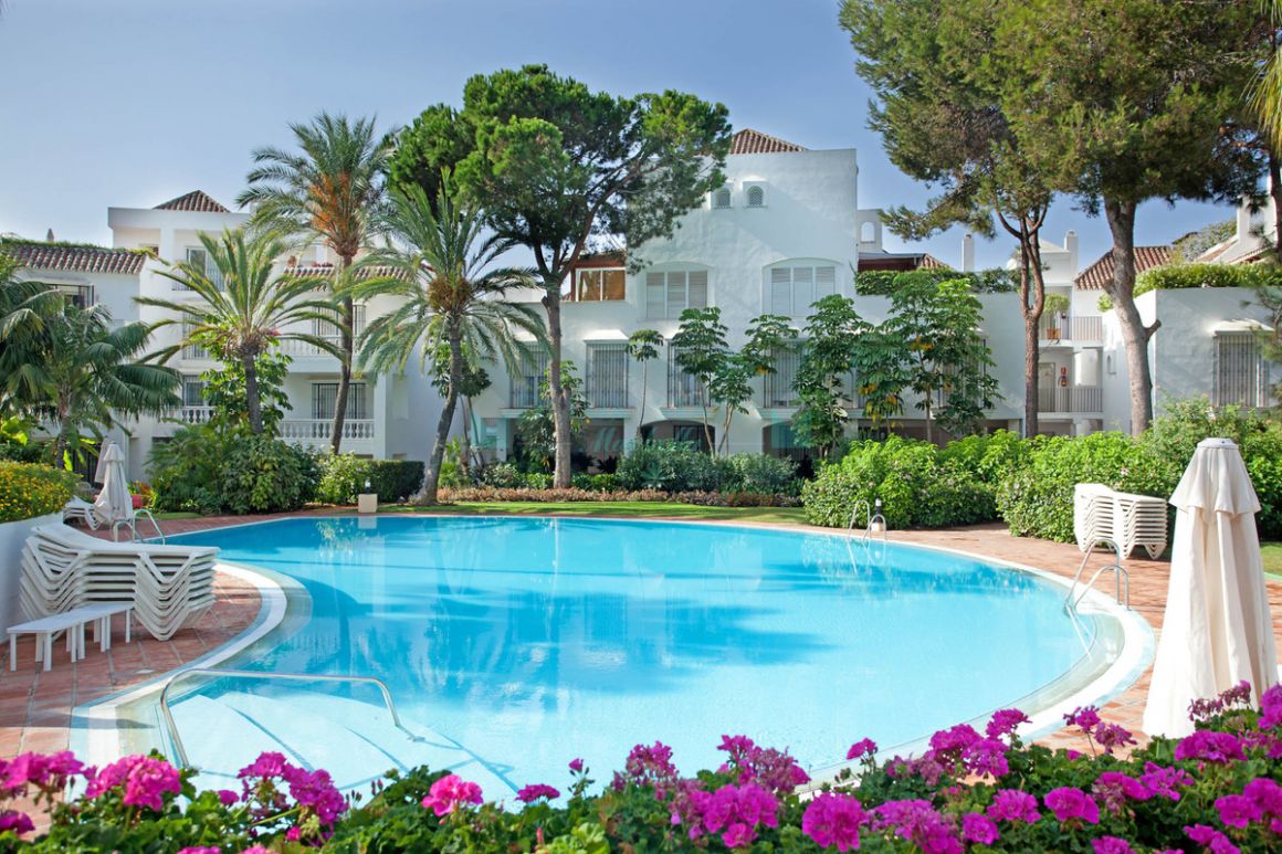 Ground Floor Apartment for sale in  Elviria, Marbella East