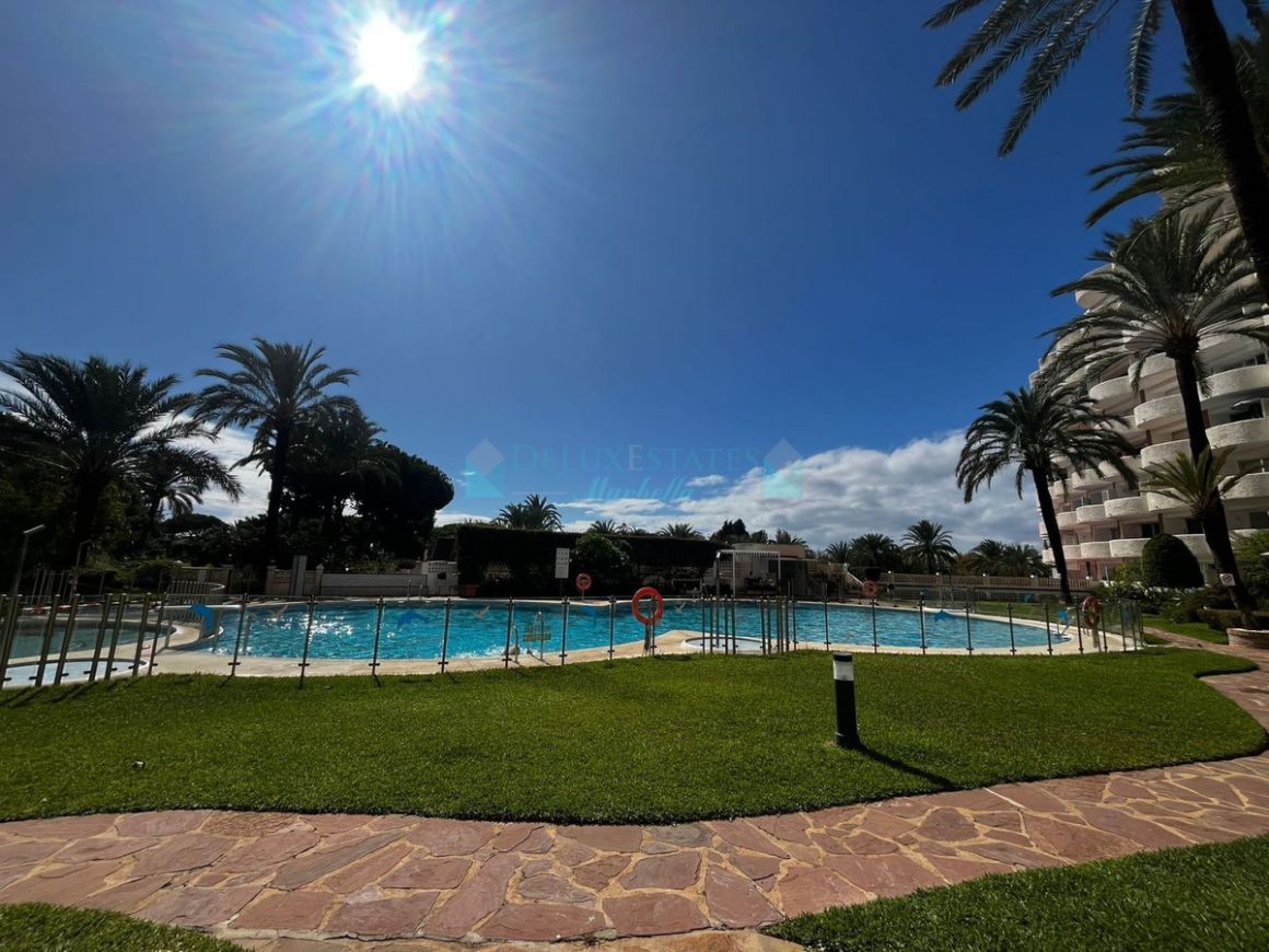 Apartamento Planta Baja en venta en  Marbesa, Marbella Este