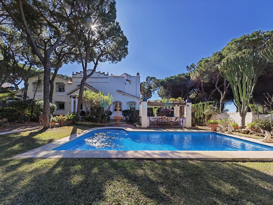 Villa in Marbesa, Marbella East