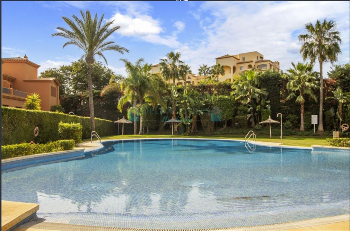 Apartment in Atalaya, Estepona