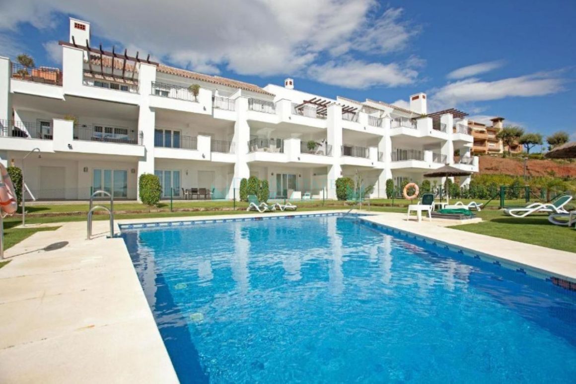 Apartment in La Mairena, Marbella East
