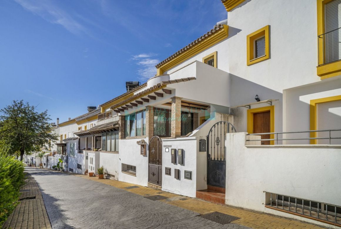 Villa Pareada en venta en Estepona