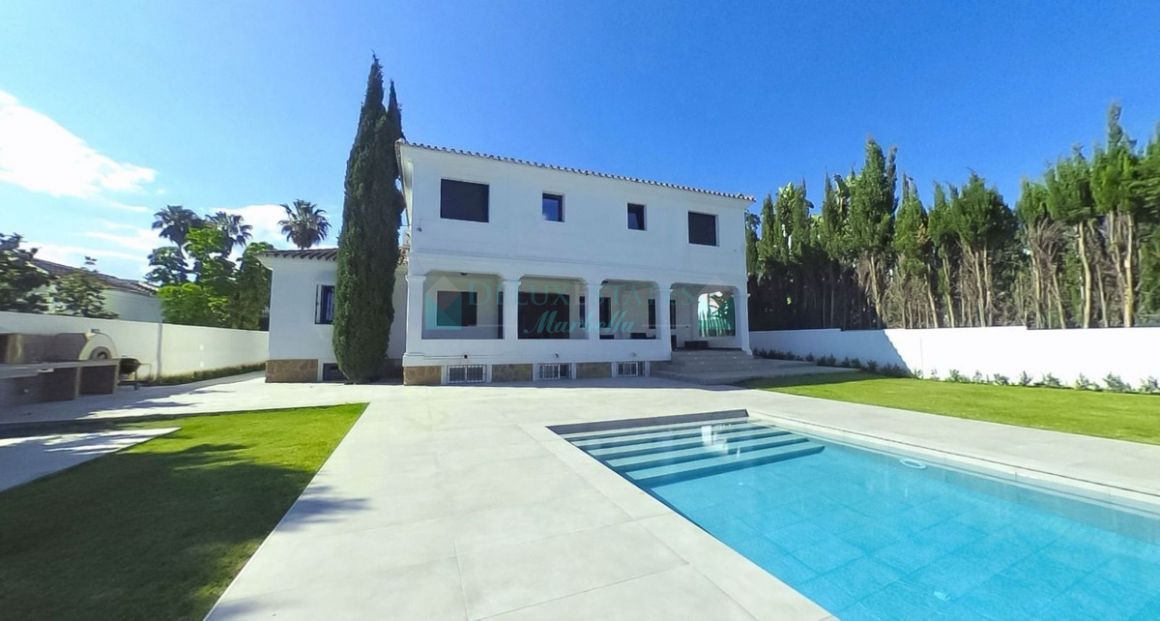 Villa en venta en Nueva Andalucia