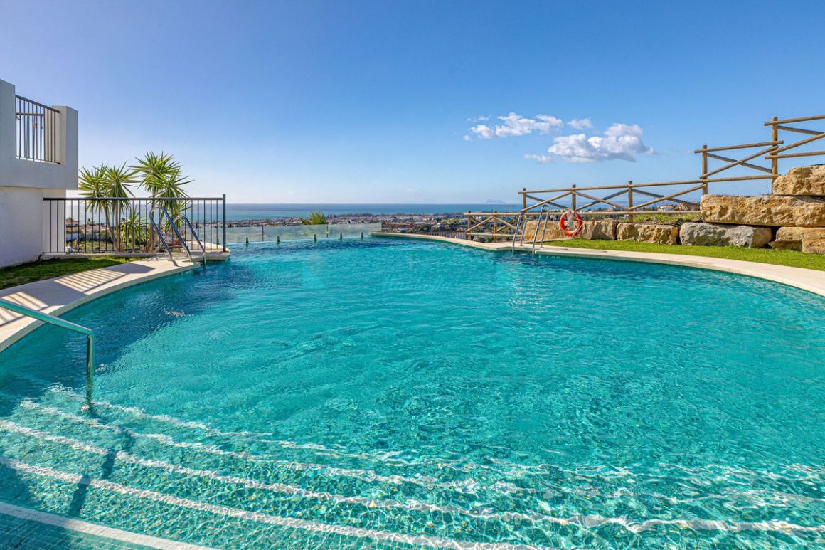 Ground Floor Apartment for sale in Benahavis