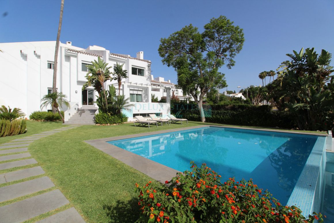 Villa for rent in Nueva Andalucia