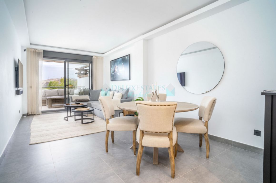 Penthouse for sale in  Los Arqueros, Benahavis