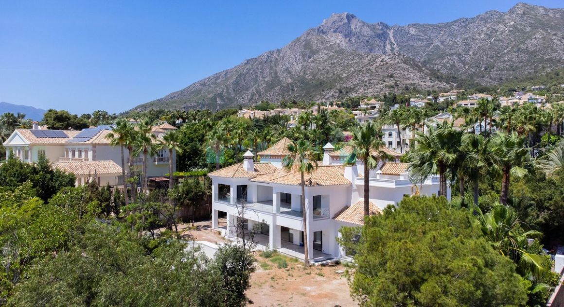 Villa for sale in  Sierra Blanca, Marbella Golden Mile