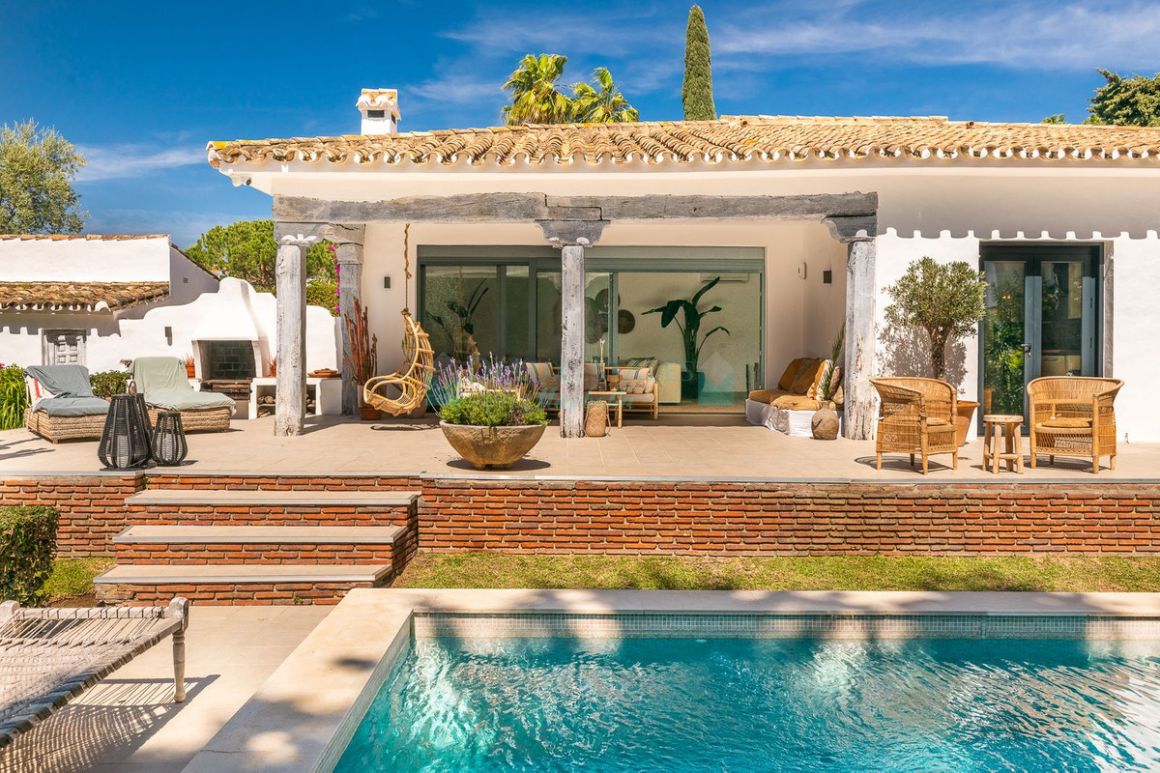 Villa en alquiler en  Hacienda las Chapas, Marbella Este