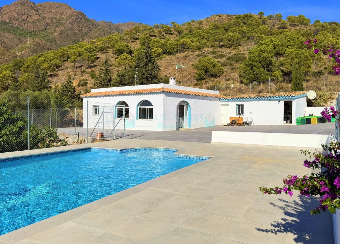 Villa en venta en Estepona