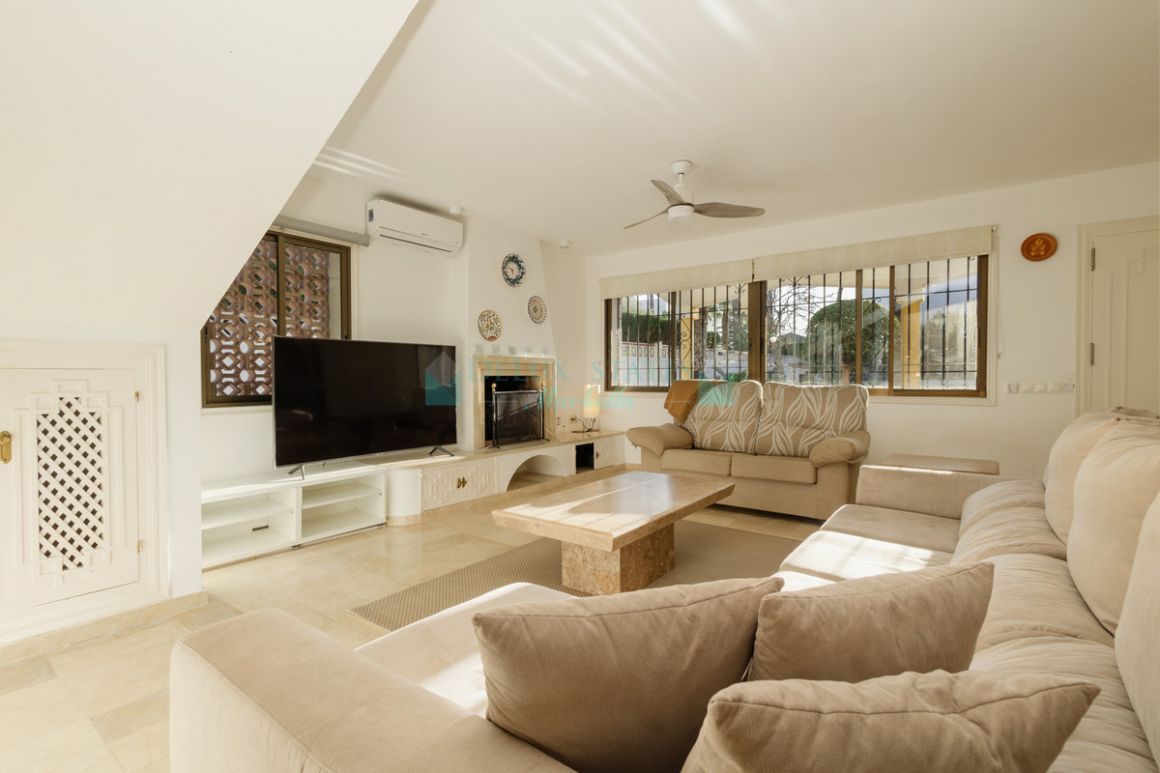 Villa in Las Chapas, Marbella East