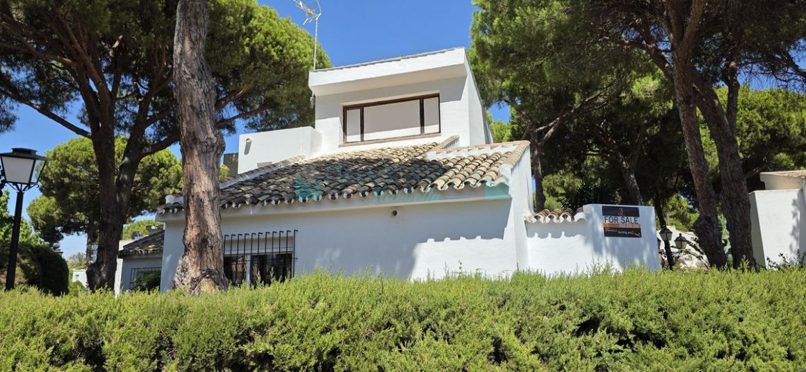 Town House for sale in  Benamara, Estepona