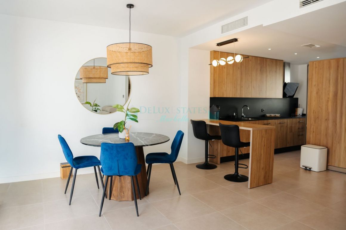 Adosado en alquiler en  El Paraiso, Estepona