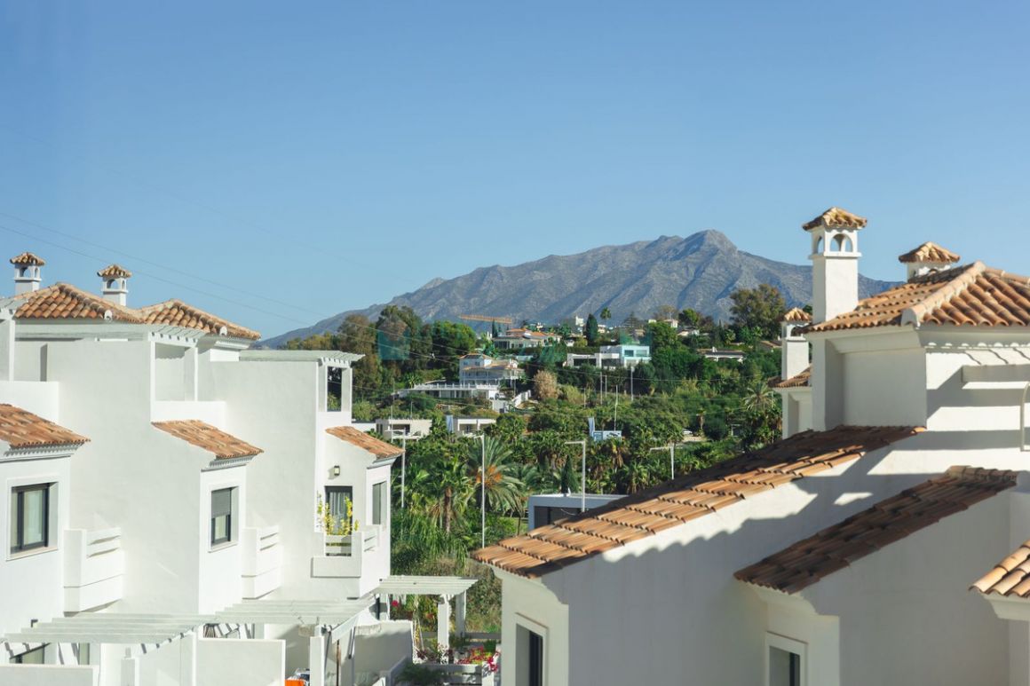 Town House for rent in  El Paraiso, Estepona