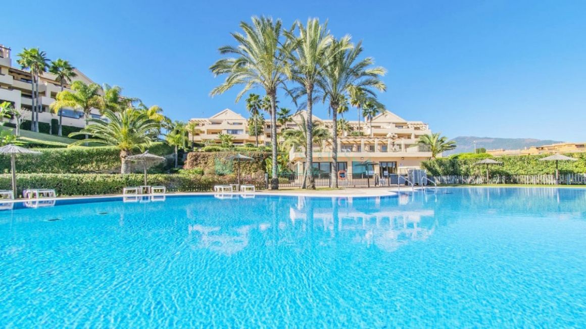 Penthouse for sale in  Atalaya, Estepona