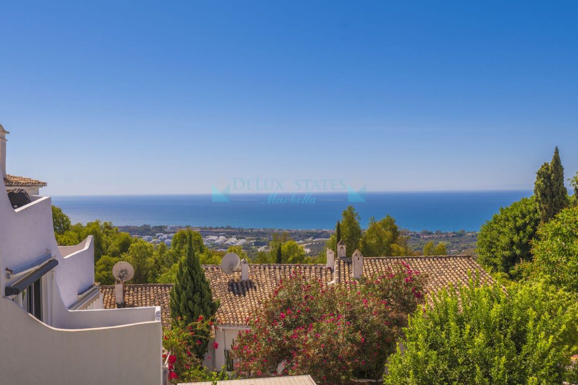Apartment in Los Altos de los Monteros, Marbella East