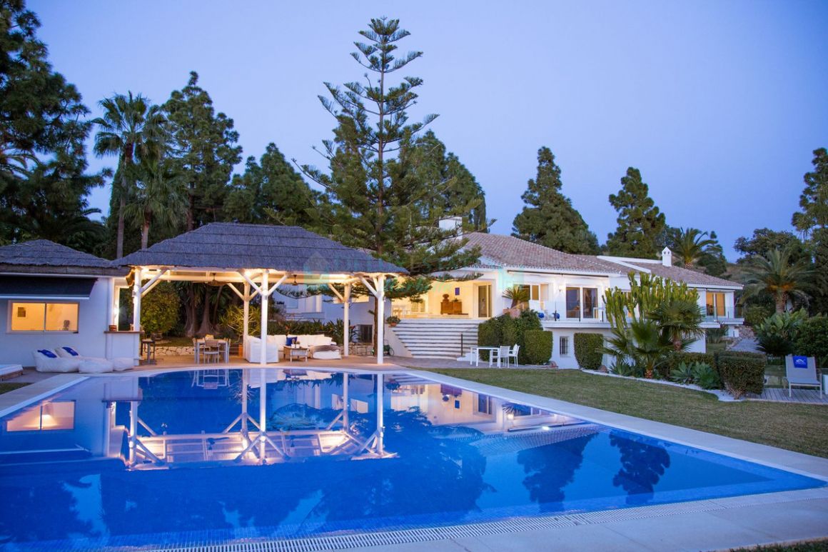 Villa for sale in  Hacienda las Chapas, Marbella East