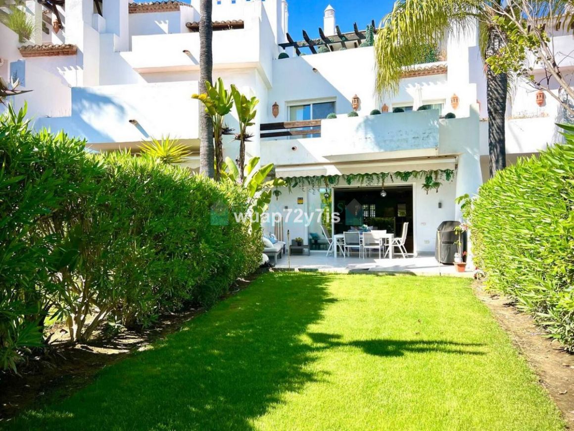 Adosado en venta en Estepona