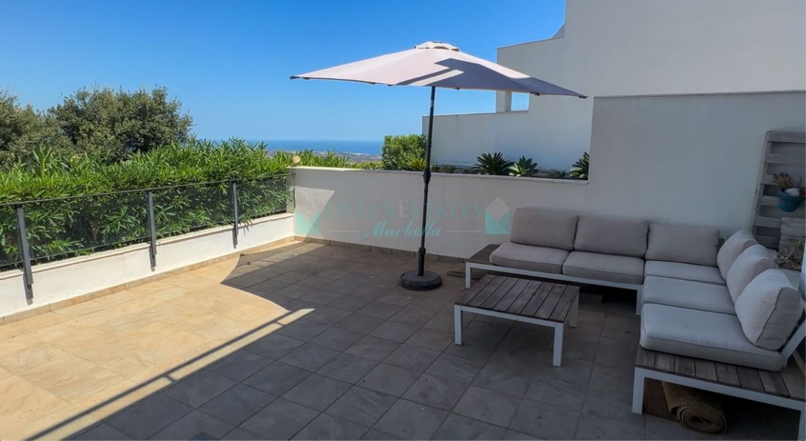 Semi Detached Villa for rent in  La Mairena, Marbella East
