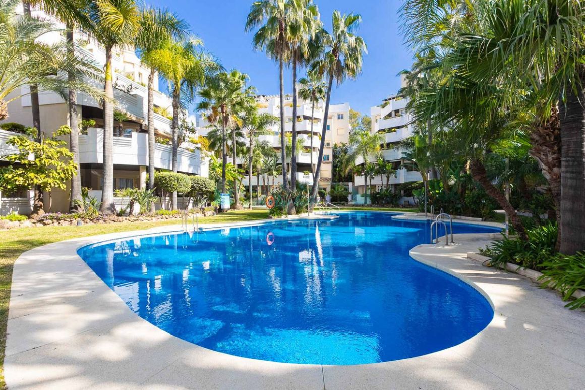 Apartment for sale in  Aloha, Nueva Andalucia