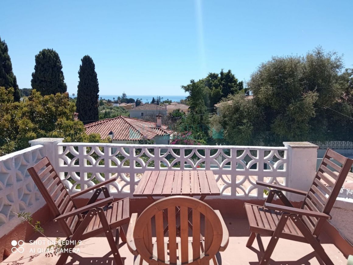 Villa en alquiler en  Rio Real, Marbella Este