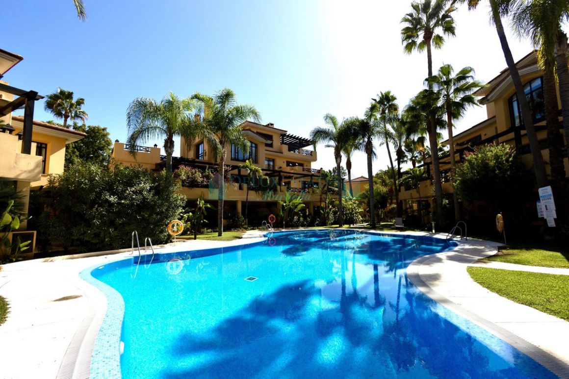 Apartamento Planta Baja en venta en Marbella - Puerto Banus