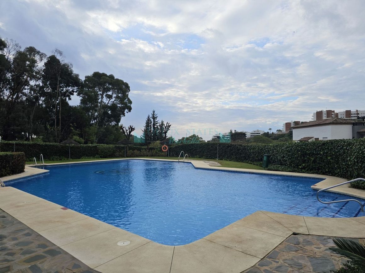 Apartment for rent in  Los Arqueros, Benahavis