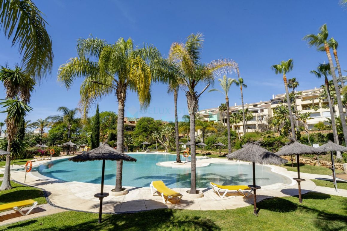 Apartamento Planta Baja en venta en  Bahia de Marbella, Marbella Este