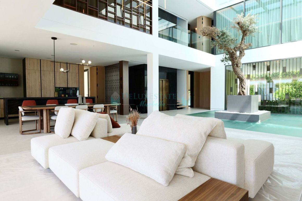 Villa for sale in Marbella Golden Mile