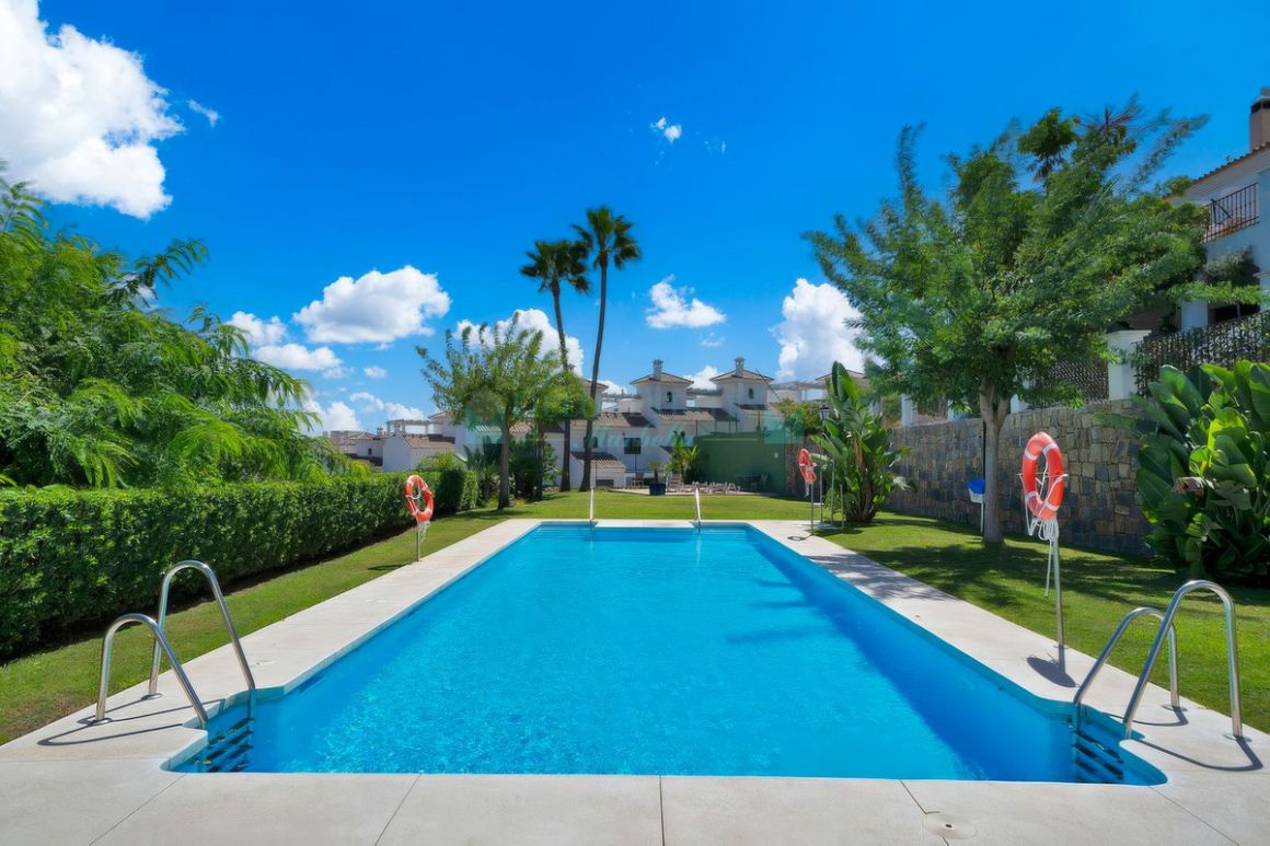 Town House for rent in  El Paraiso, Estepona