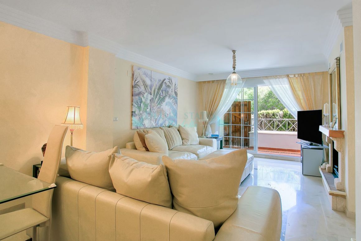 Apartamento Planta Baja en venta en  Rio Real, Marbella Este