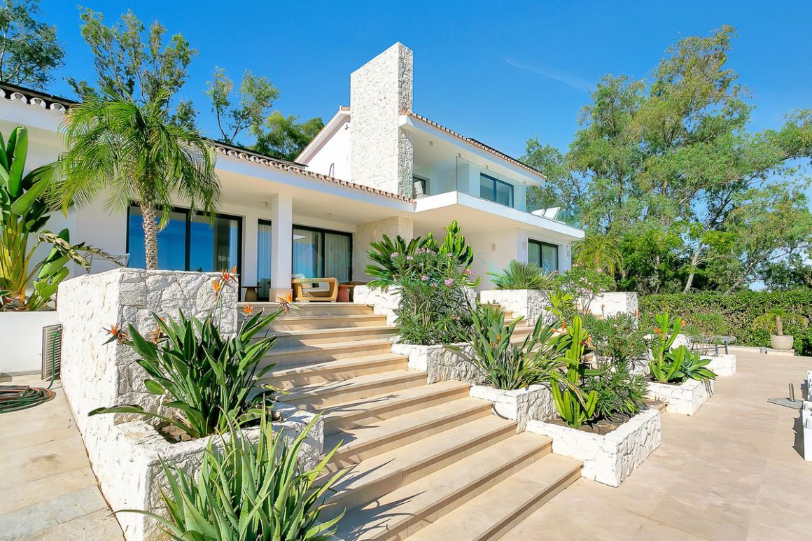 Villa en alquiler en  Cabopino, Marbella Este