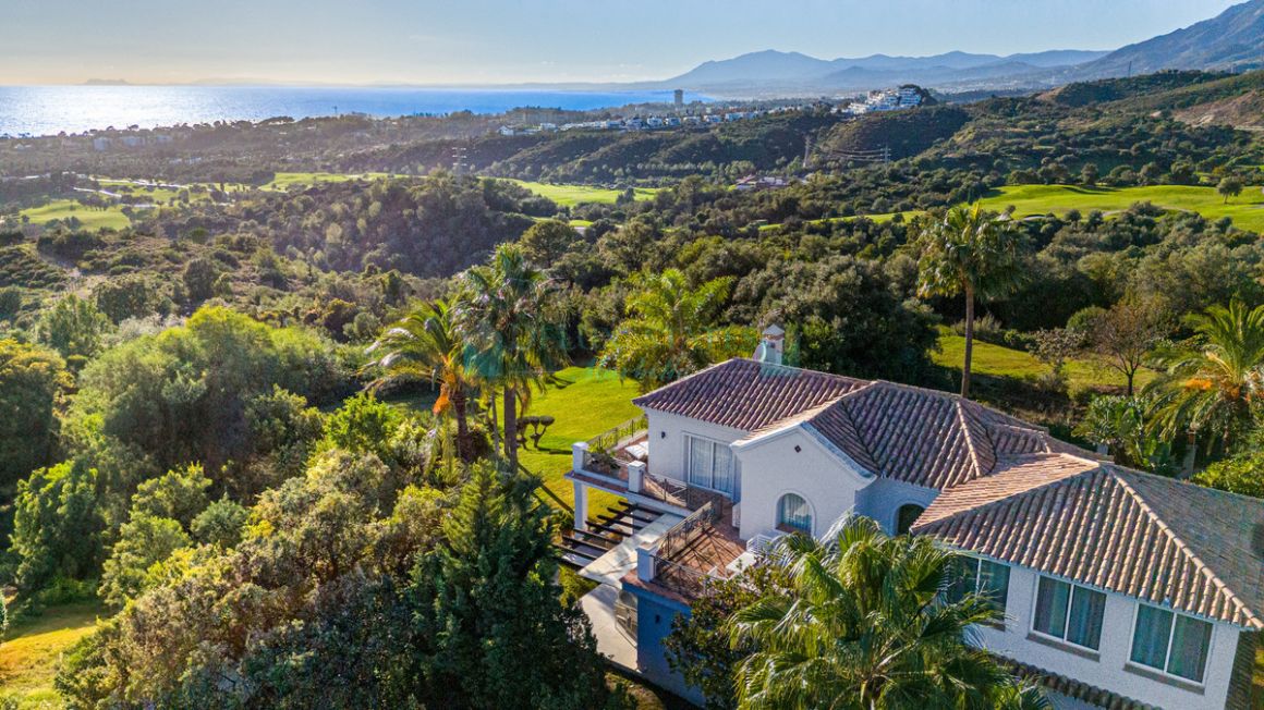 Villa in El Rosario, Marbella East