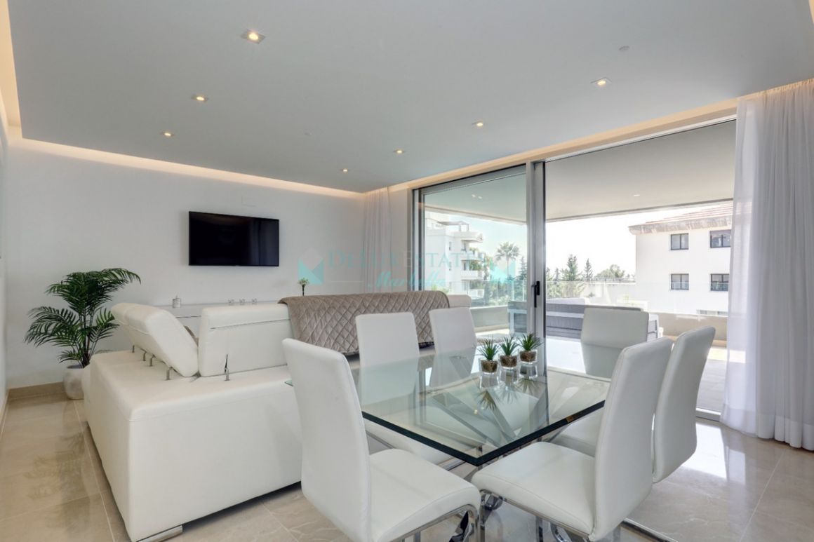 Penthouse for sale in Nueva Andalucia