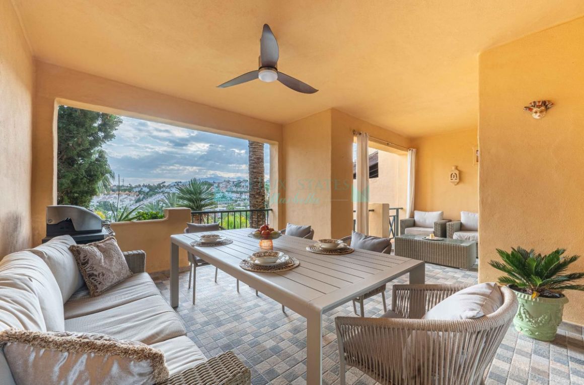 Apartment for rent in  Atalaya, Estepona