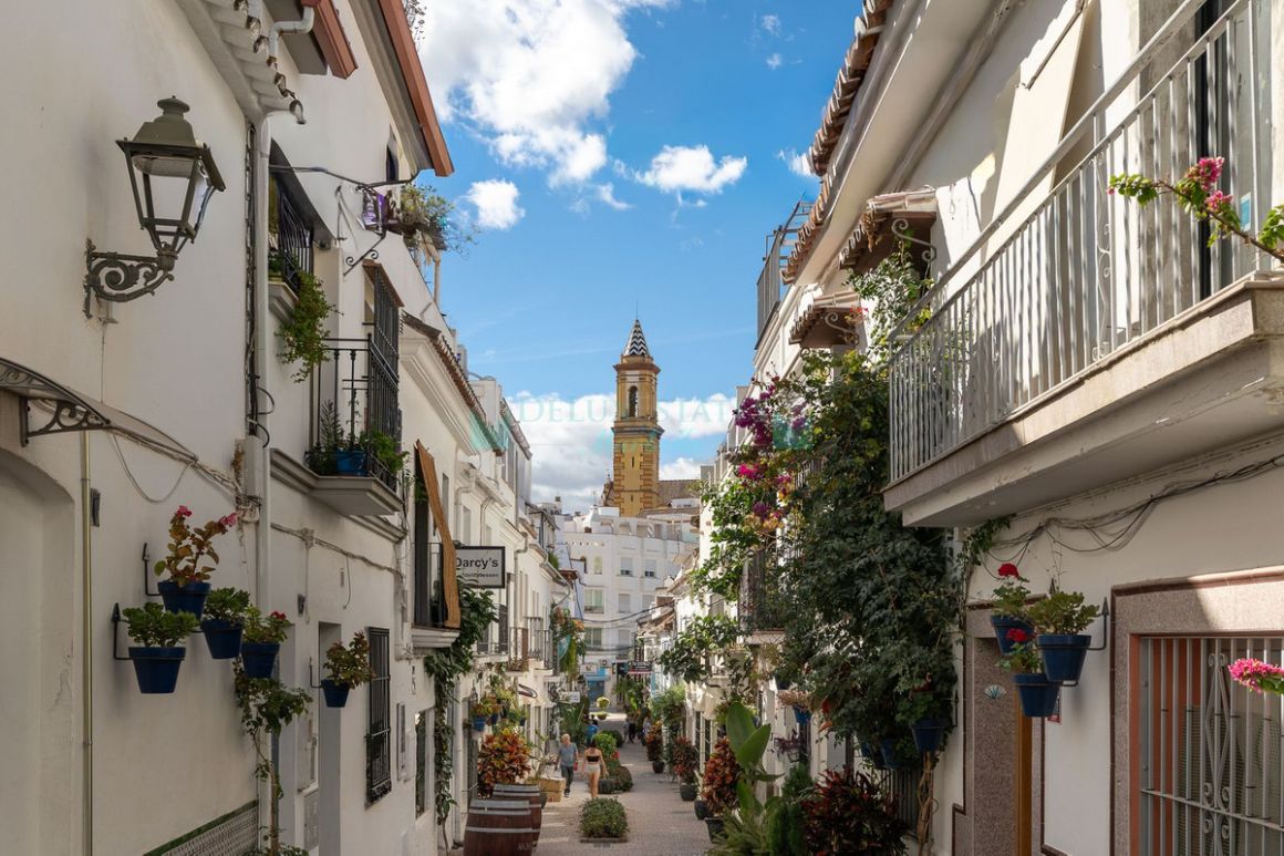 Town House for sale in Estepona