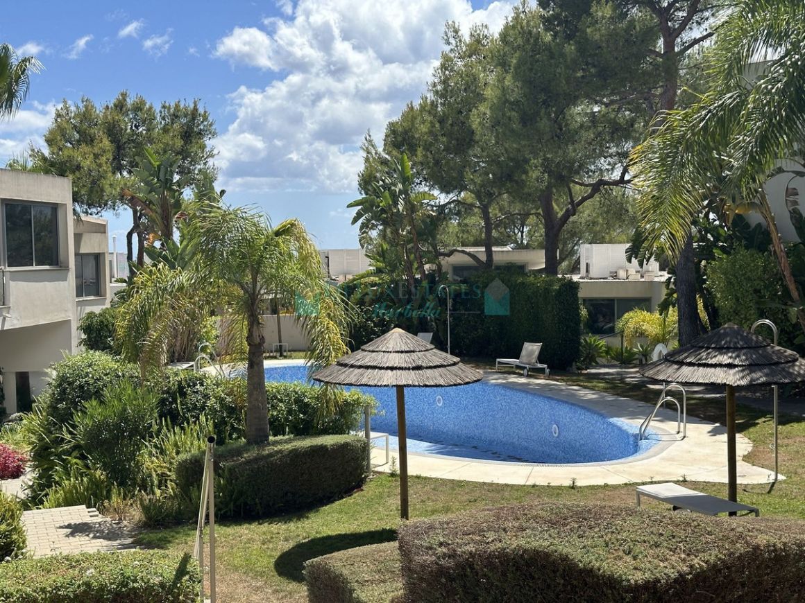 Semi Detached Villa for rent in  Sierra Blanca, Marbella Golden Mile