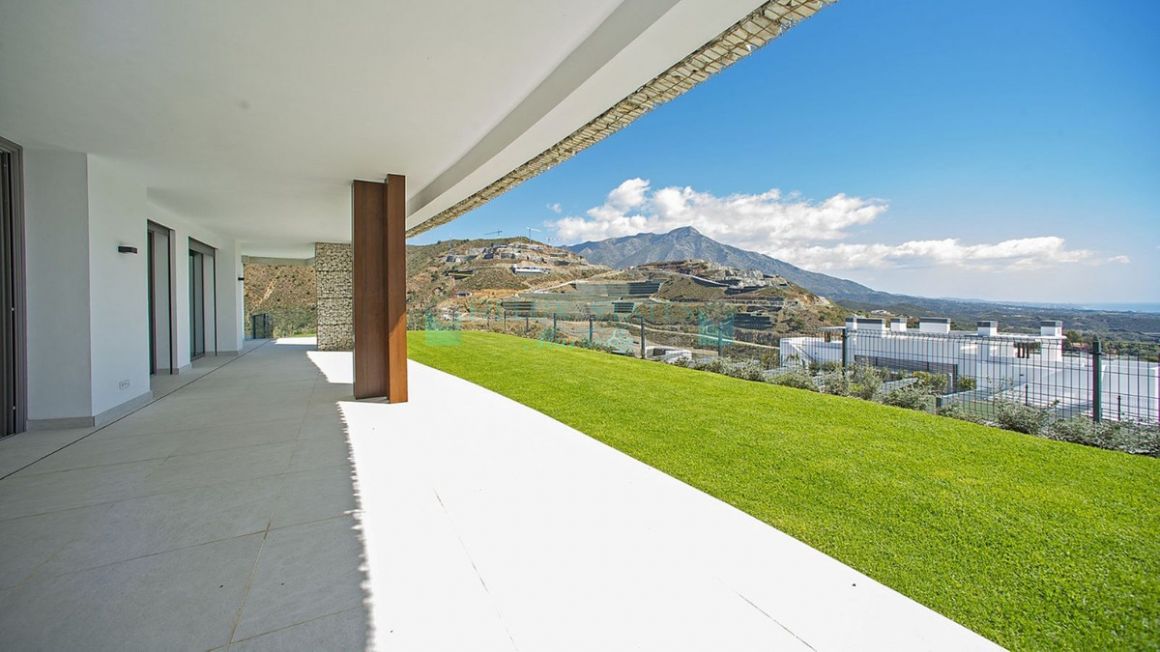 Ground Floor Apartment in Benahavis