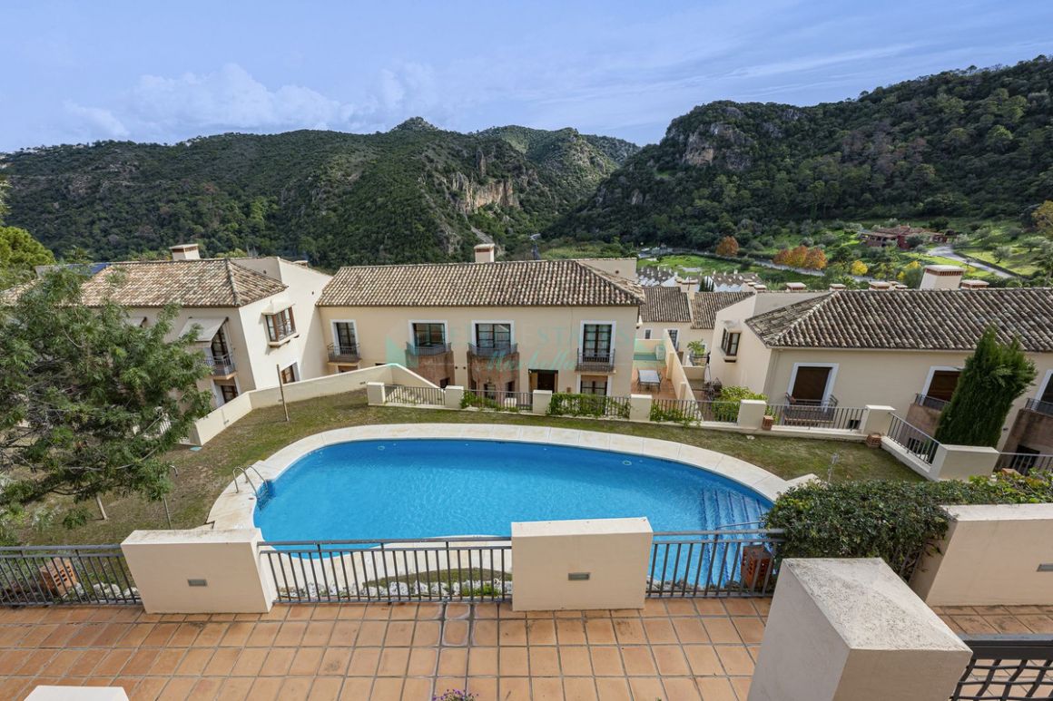 Villa Pareada en venta en Benahavis