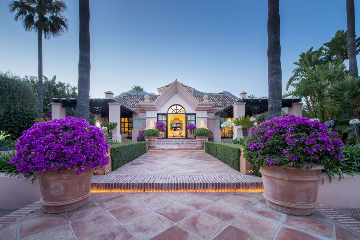 Villa for sale in  Sierra Blanca, Marbella Golden Mile