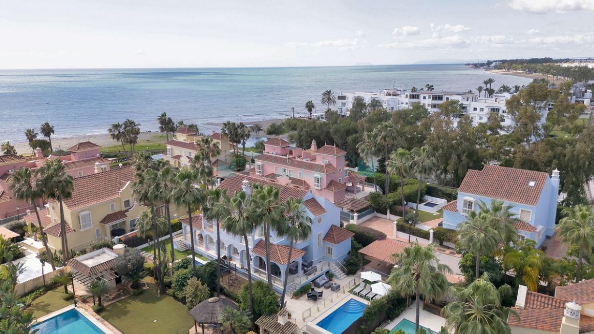 Villa for sale in Marbella - Puerto Banus