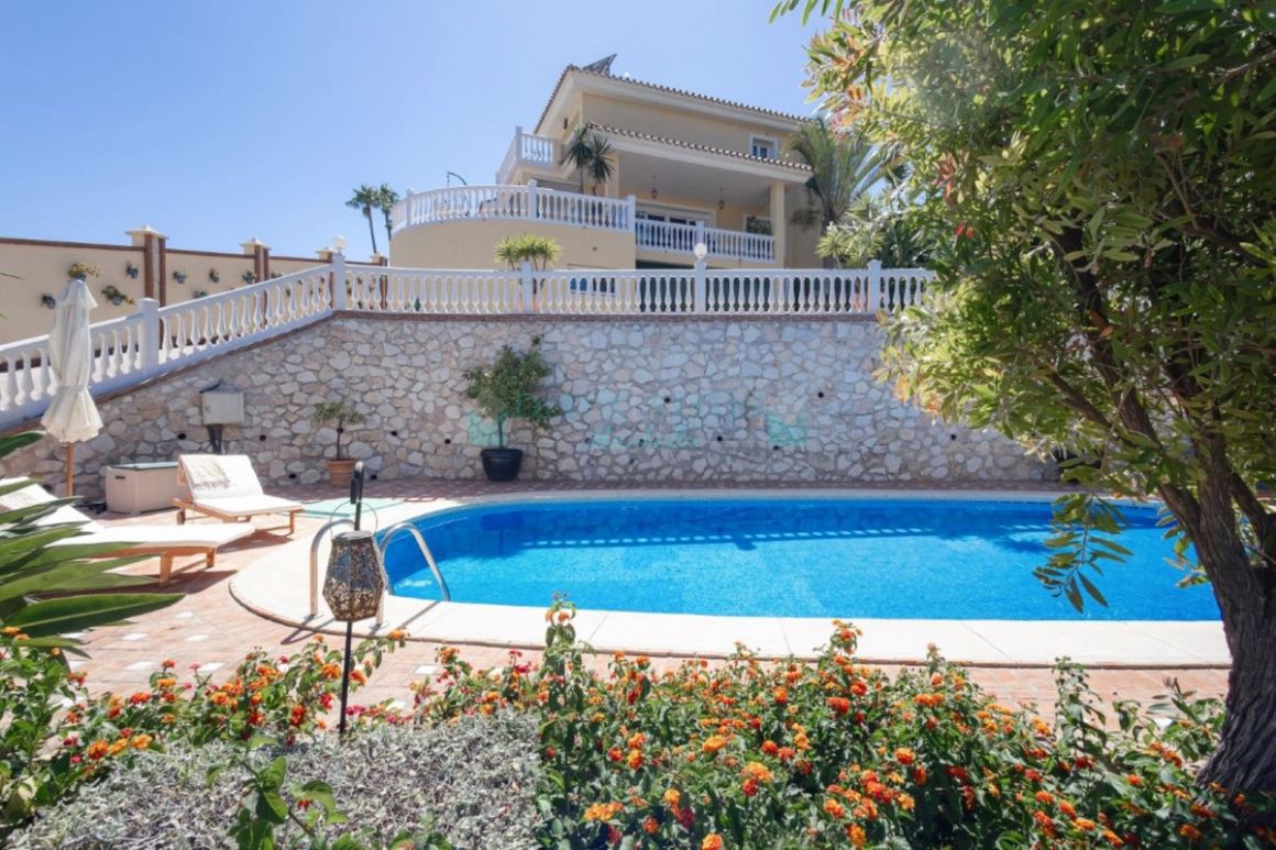 Villa en alquiler en  Hacienda las Chapas, Marbella Este