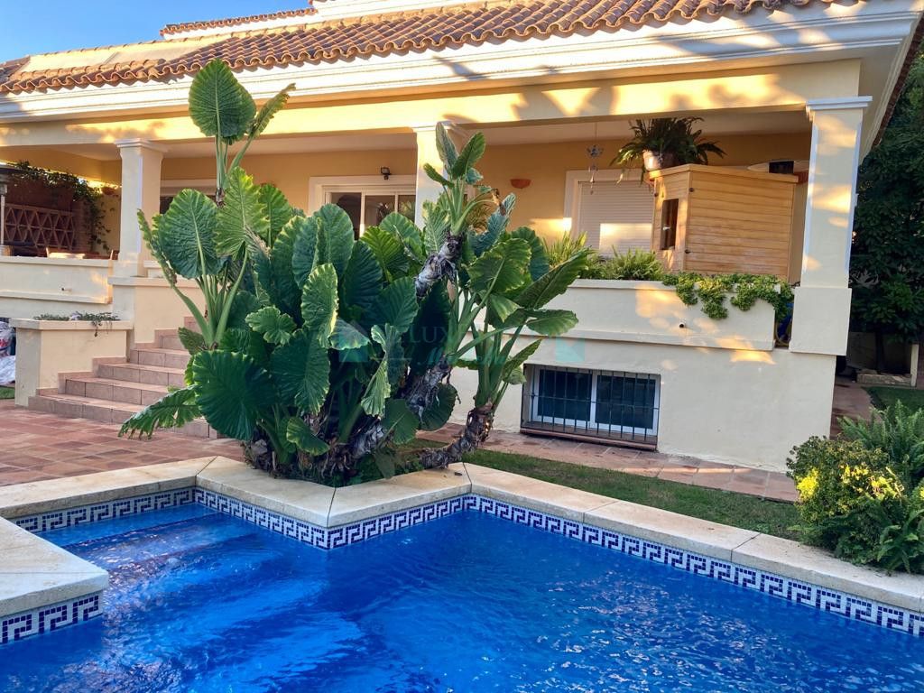 Villa for rent in  Elviria, Marbella East